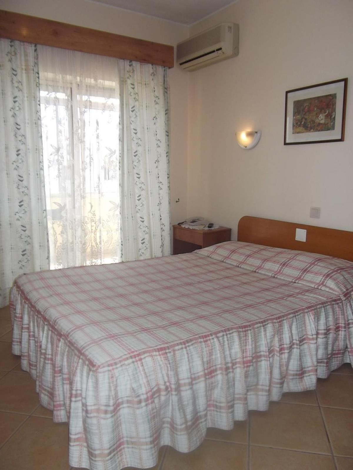 לינה וארוחת בוקר קווארטיירה Residencial Nosso Paraiso חדר תמונה