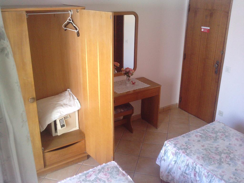 לינה וארוחת בוקר קווארטיירה Residencial Nosso Paraiso חדר תמונה